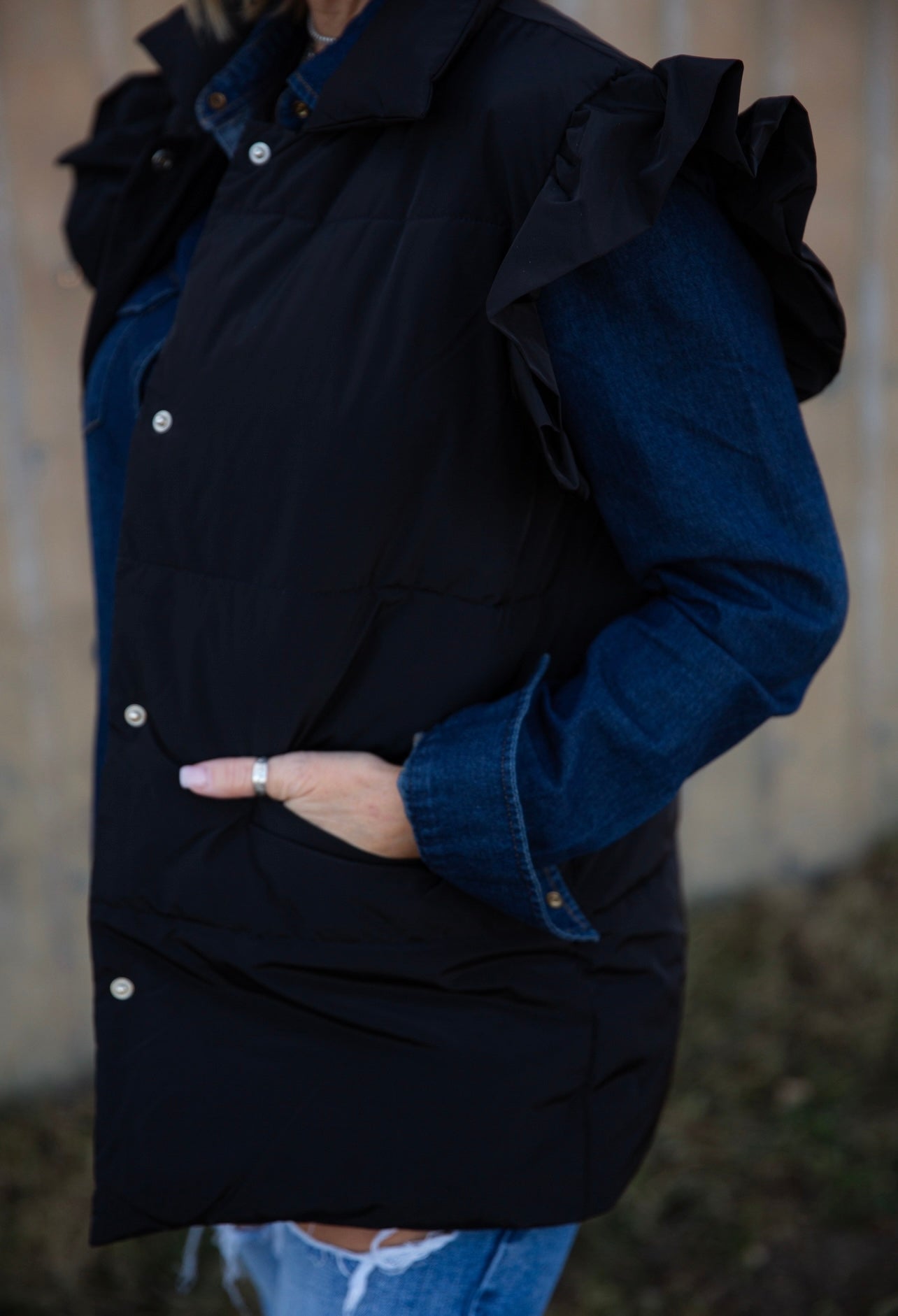 Rosa Ruffle Sleeve Vest In Black