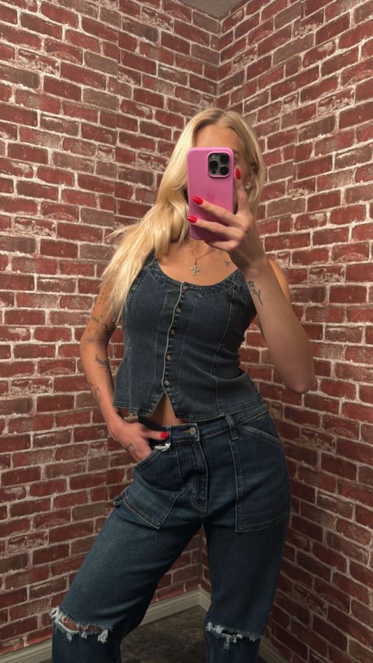 Kara Vest